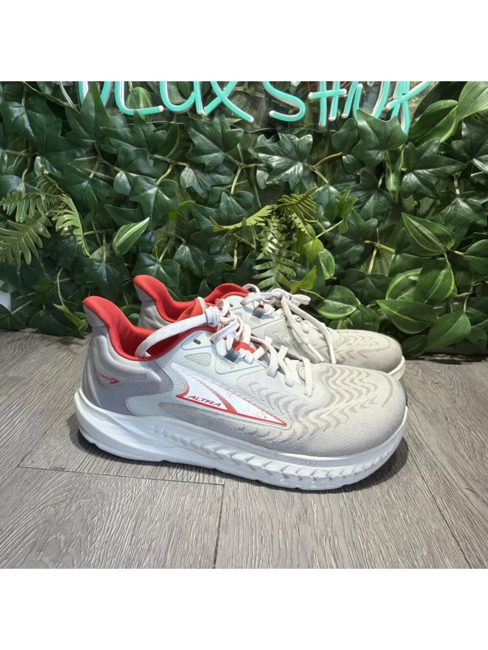 Altra Torin 7 Men's Size 7 Running Shoes Gray Red Foot Shape